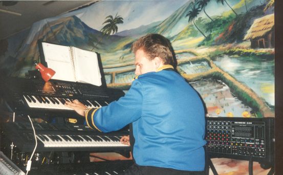 19950600   Having it All   01